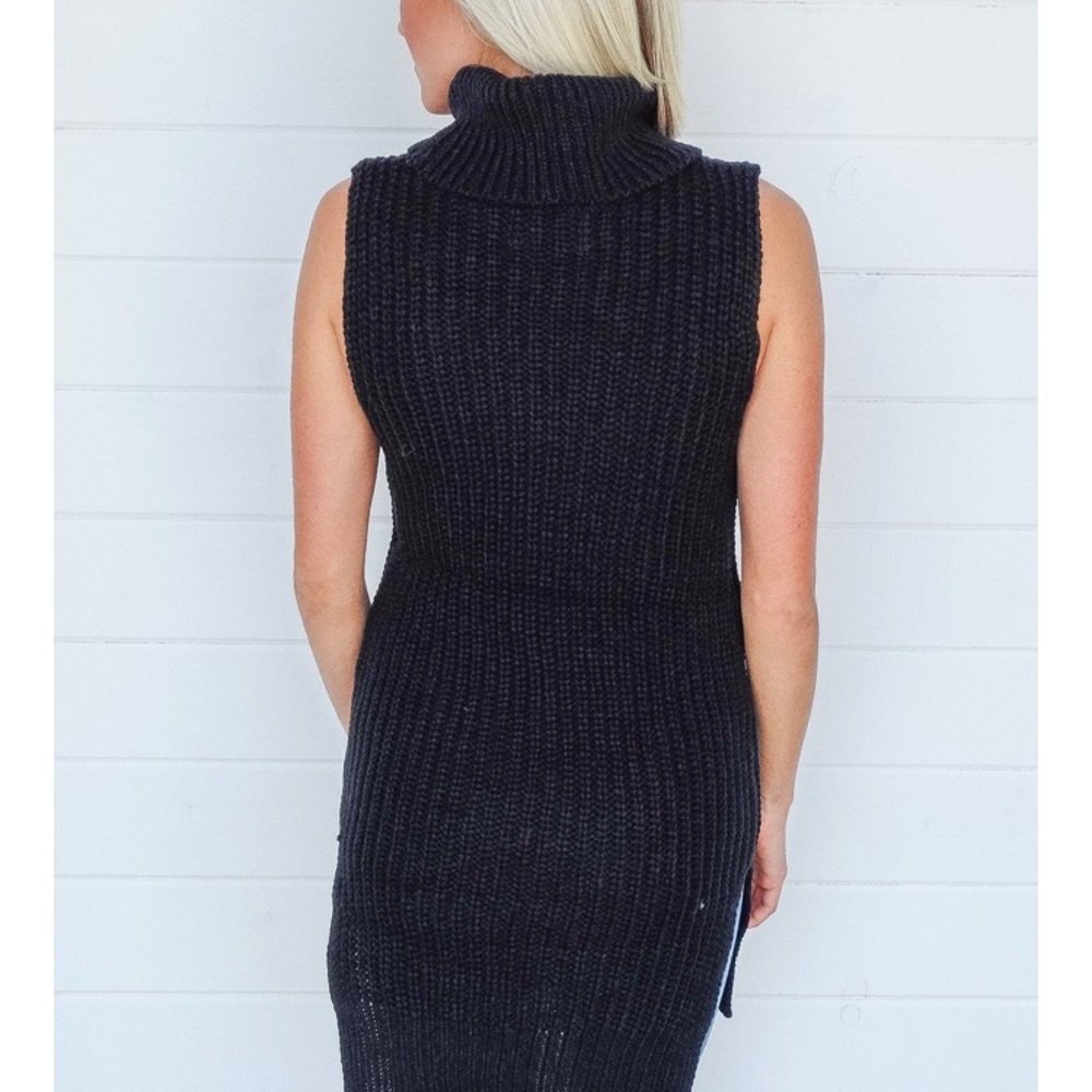 Sleeveless Turtleneck High Low Ribbed Tunic Top - Picture 2 of 6